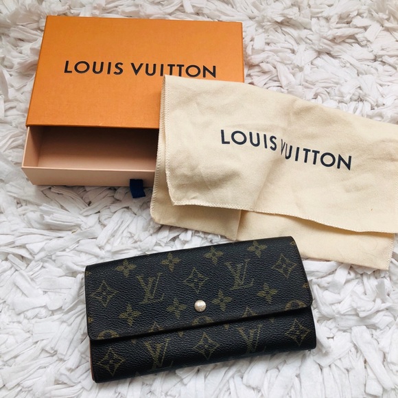 Louis Vuitton Handbags - Louis Vuitton Monogram Wallet
